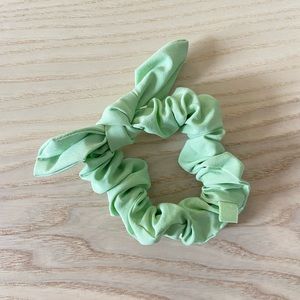 Lululemon hair tie